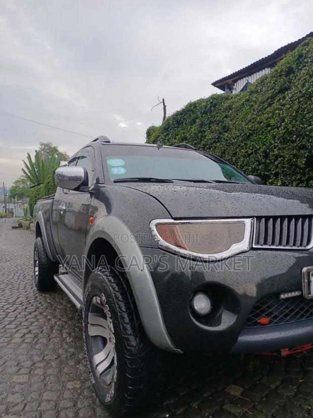 Mitsubishi L200 2007 Silver