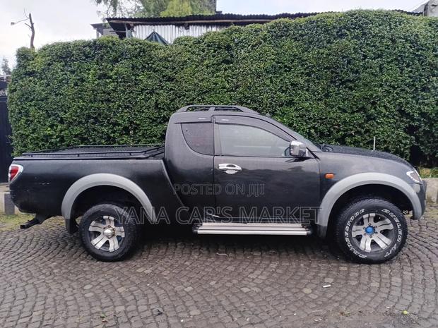Mitsubishi L200 2007 Silver