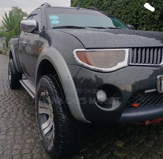 Mitsubishi L200 2007 Silver