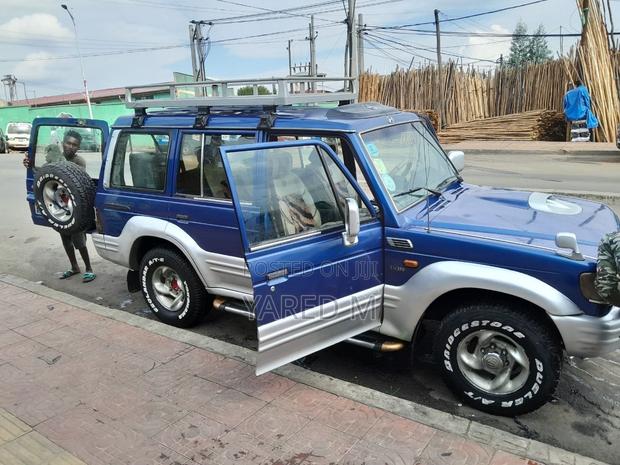Hyundai Galloper LWB 2000 Blue