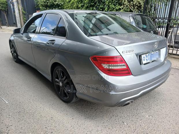 Mercedes-Benz C180 2012 Gray