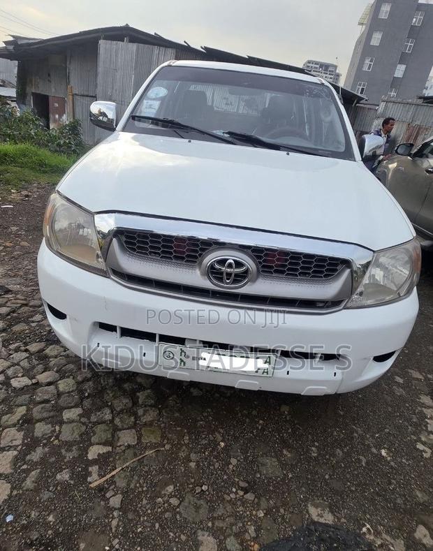Toyota Hilux 2.5 D-4D Double Cab 2008 White