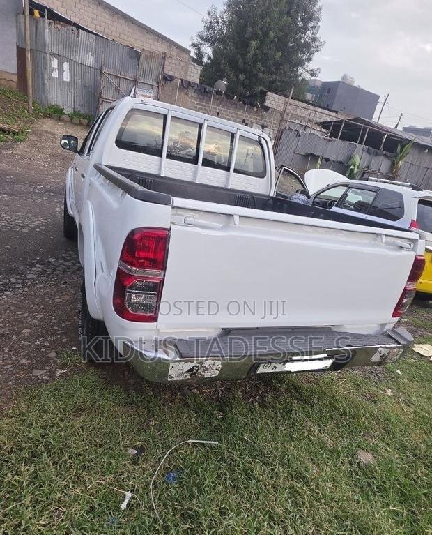 Toyota Hilux 2.5 D-4D Double Cab 2008 White