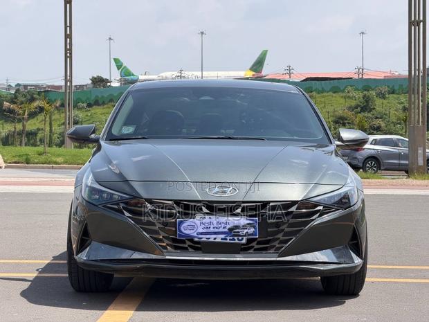Hyundai Avante 2022 Gray