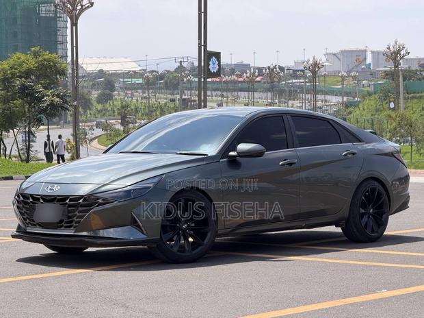 Hyundai Avante 2022 Gray