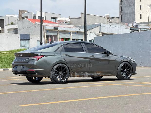 Hyundai Avante 2022 Gray
