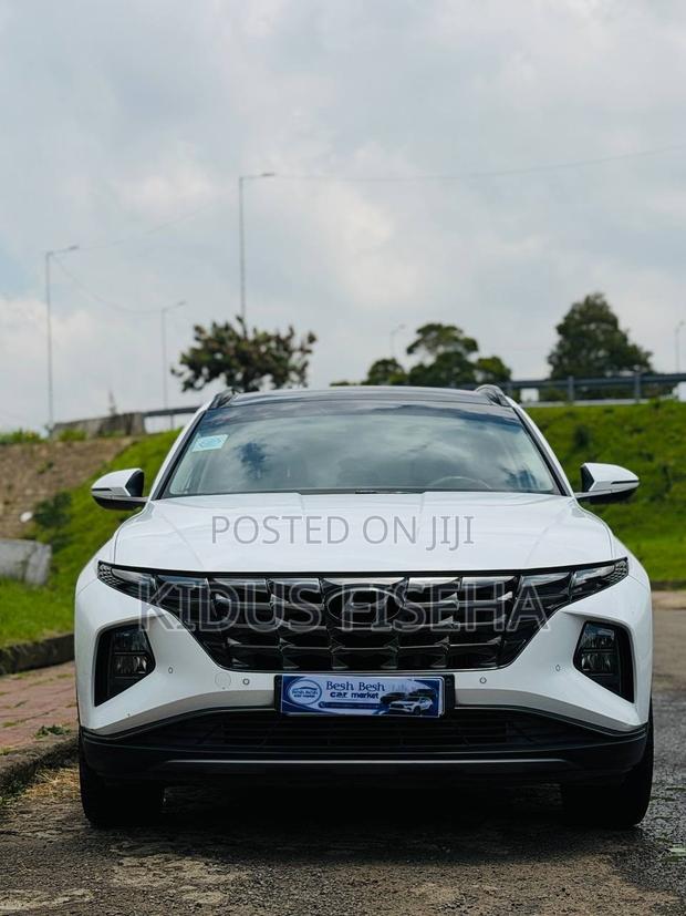 Hyundai Tucson 2022 White