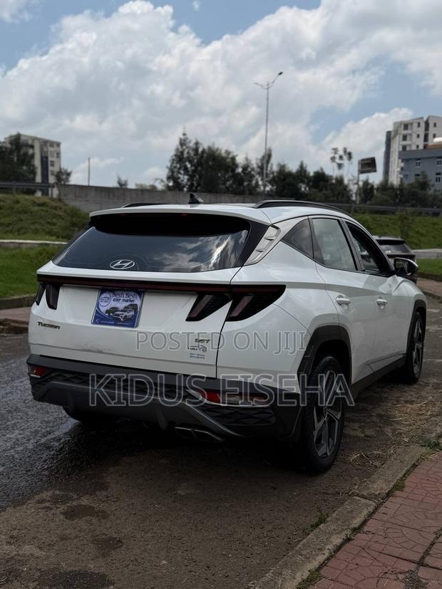 Hyundai Tucson 2022 White
