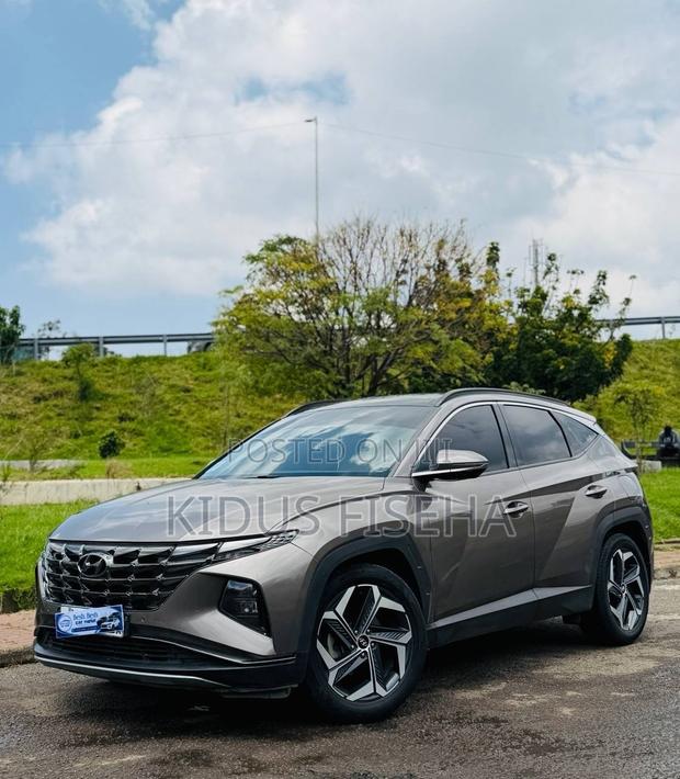 Hyundai Tucson 2022 Gold