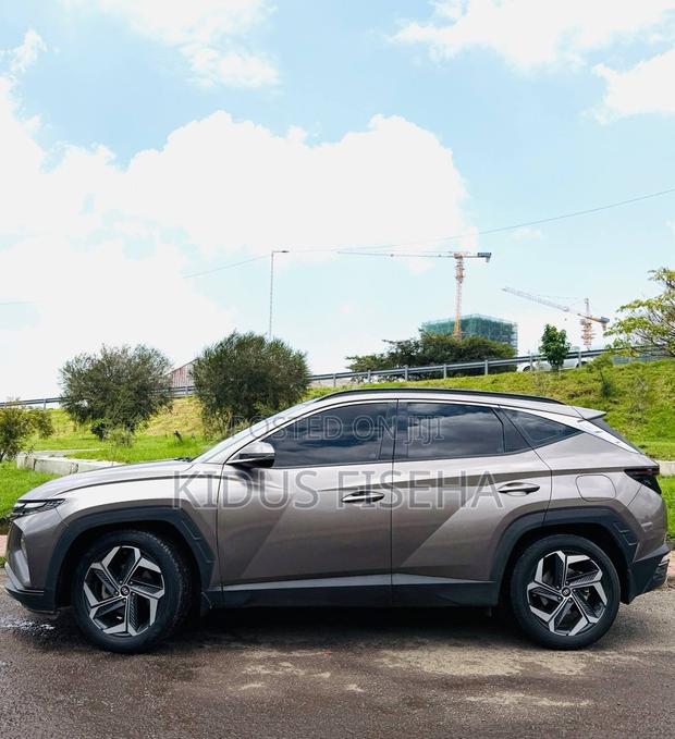 Hyundai Tucson 2022 Gold