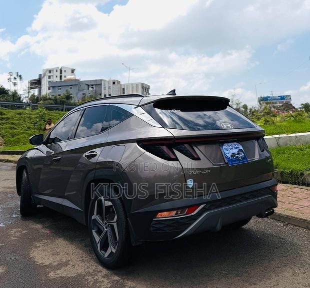Hyundai Tucson 2022 Gold
