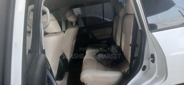 Toyota Land Cruiser 2010 Silver