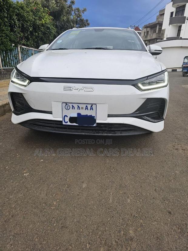 BYD E2 43 kWh 94 hp FWD 2025
