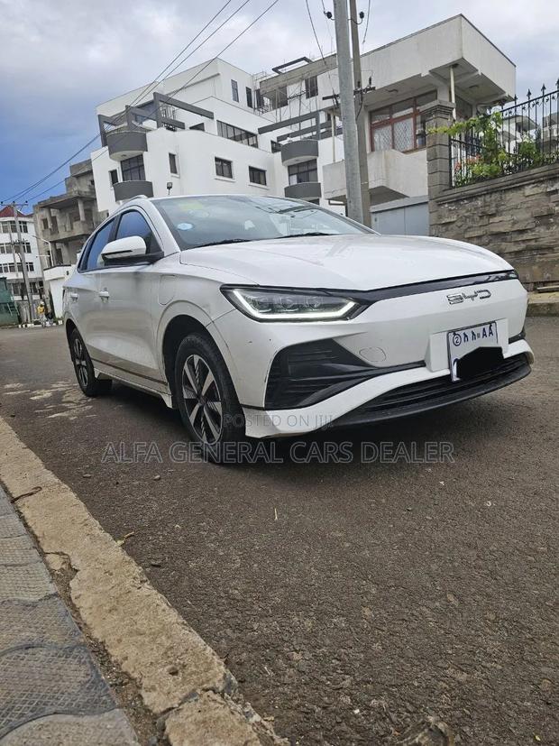 BYD E2 43 kWh 94 hp FWD 2025