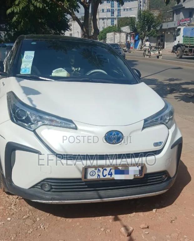 Toyota C-HR 2023