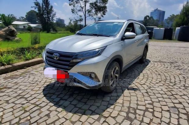 Toyota Rush 2021 Silver