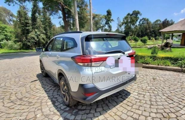 Toyota Rush 2021 Silver