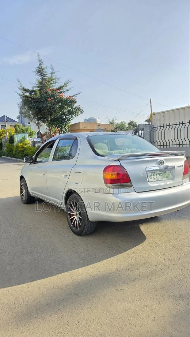 Toyota Platz 2005 Silver