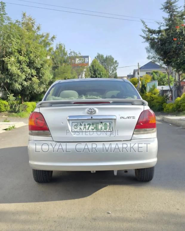 Toyota Platz 2005 Silver