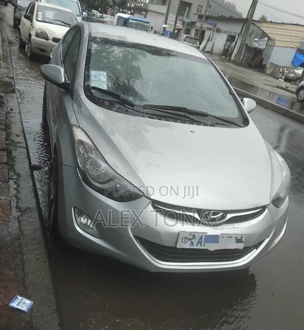 Hyundai Elantra 2013 Silver