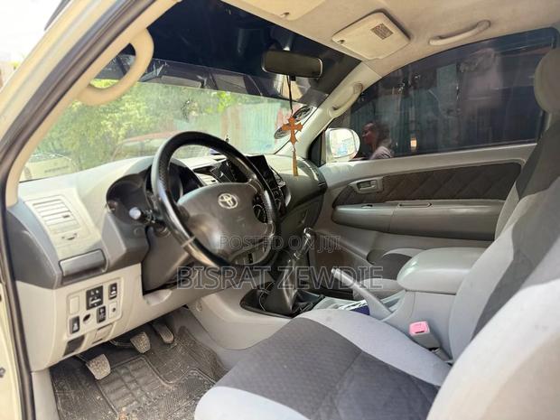 Toyota Hilux 2007 Silver