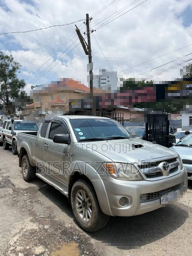 Toyota Hilux 2007 Silver