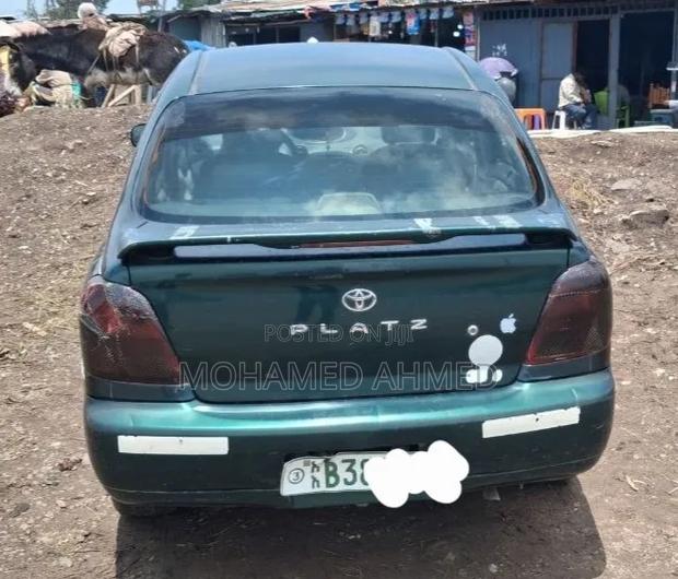 Toyota Platz 2001 Green
