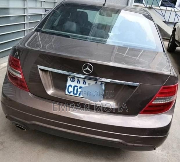 Mercedes-Benz C200 2012 Brown