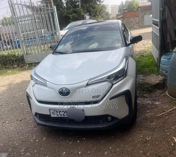Toyota C-HR 2022 White