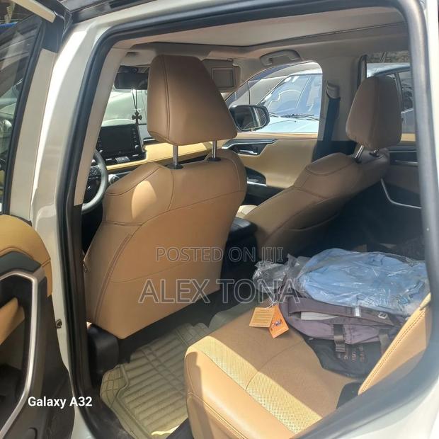 Toyota RAV4 2020 White