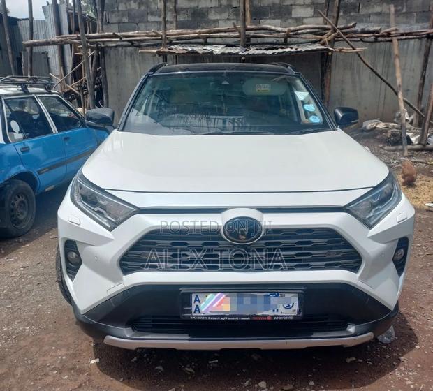 Toyota RAV4 2020 White