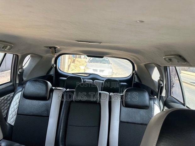 Toyota Verso 2009 Blue