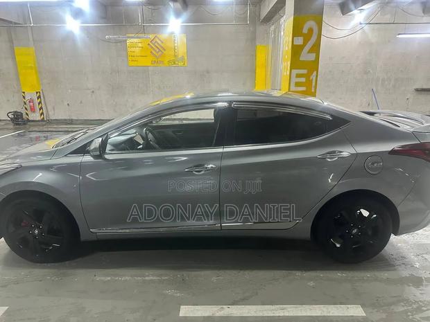 Hyundai Avante 2015
