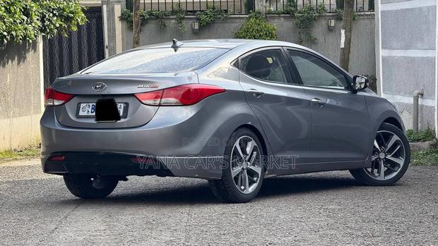 Hyundai Avante 2012 Gray