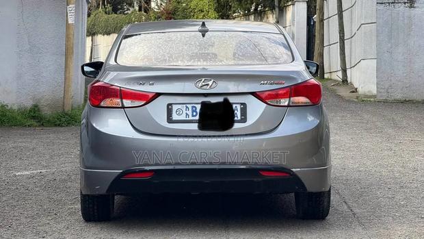 Hyundai Avante 2012 Gray