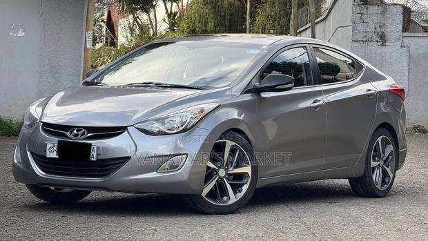 Hyundai Avante 2012 Gray