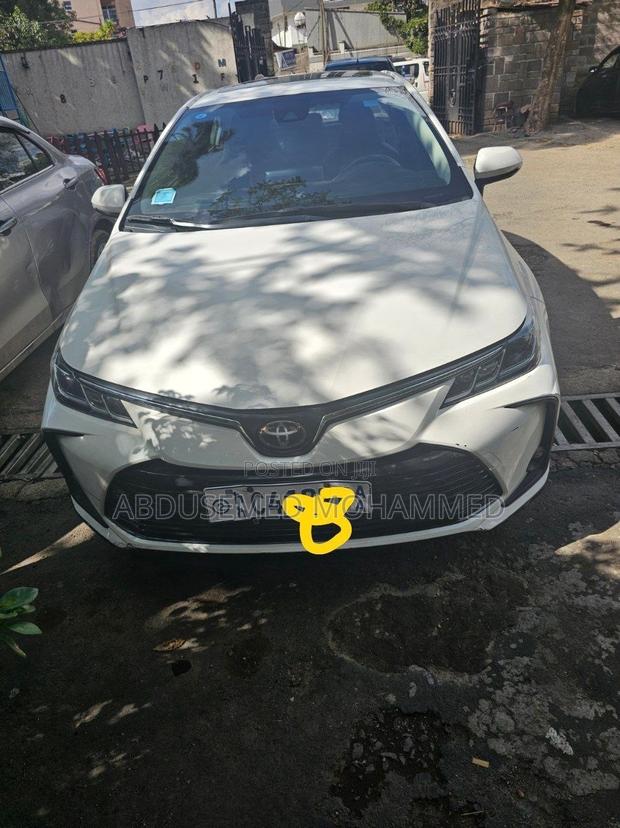 Toyota Corolla 2023 White