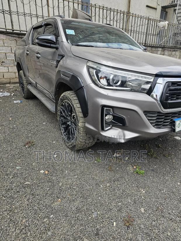 Toyota Hilux 2020 Beige