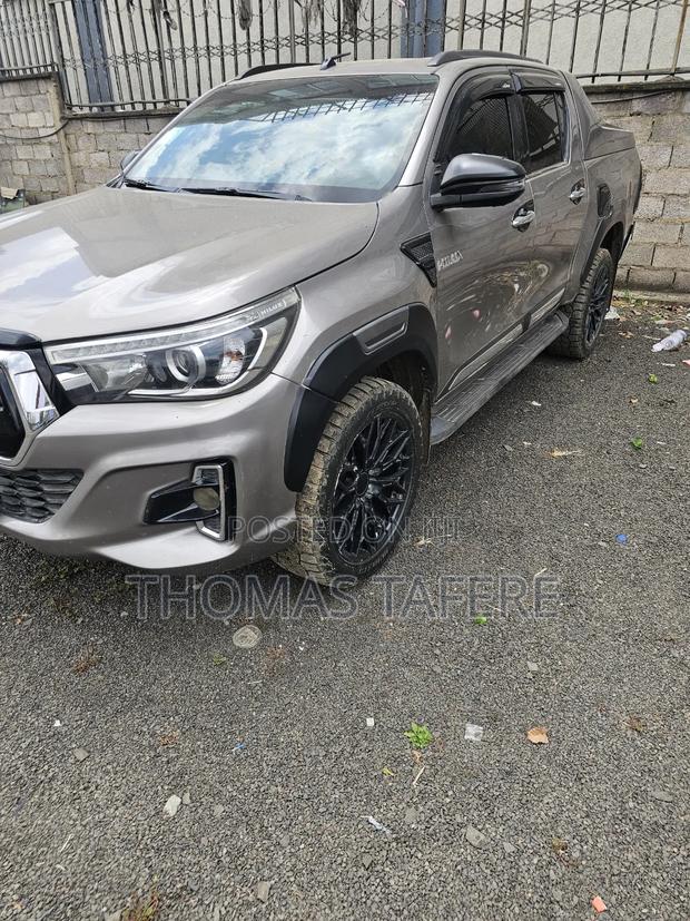 Toyota Hilux 2020 Beige
