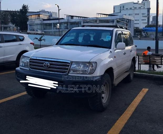 Toyota Land Cruiser 2007 White