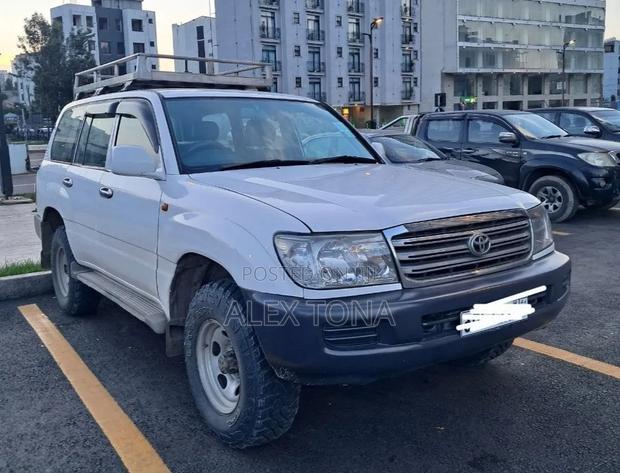 Toyota Land Cruiser 2007 White