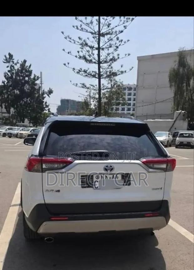 Toyota RAV4 2023 White