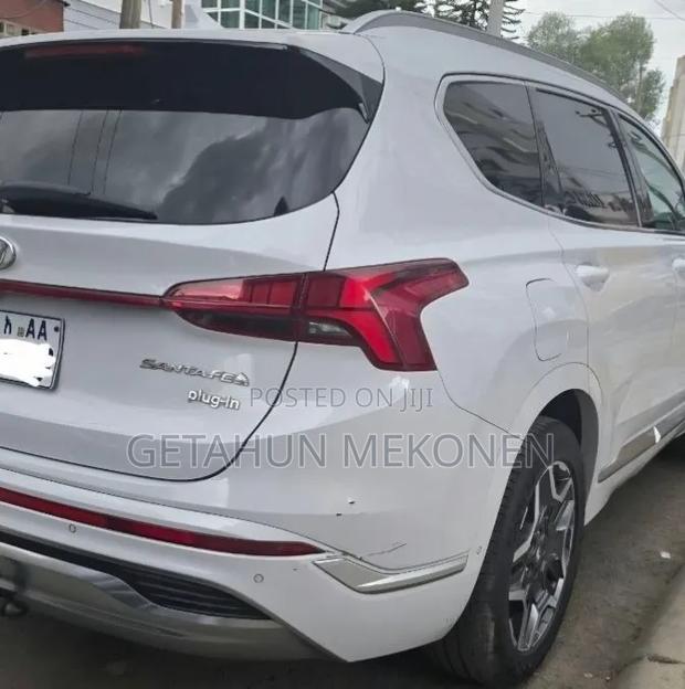 Hyundai Santa Fe 2023 White