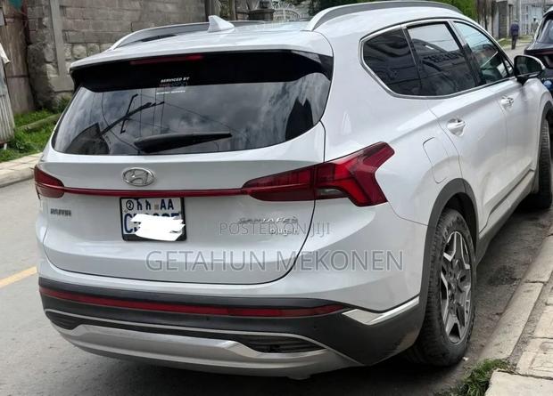 Hyundai Santa Fe 2023 White