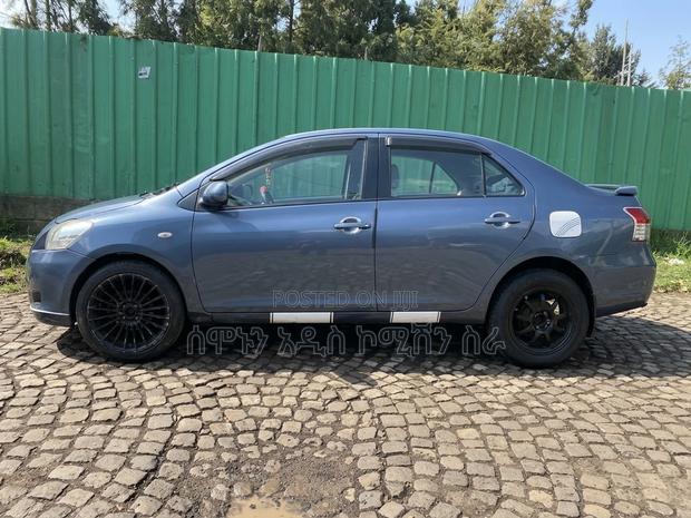 Toyota Belta 2007 Blue
