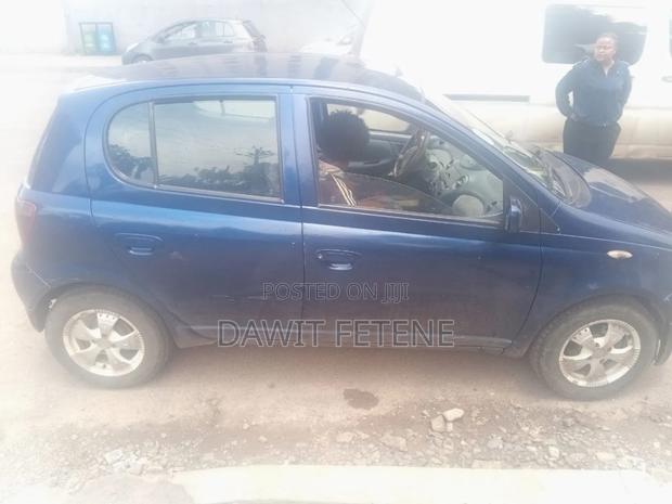 Toyota Vitz 2001 Blue
