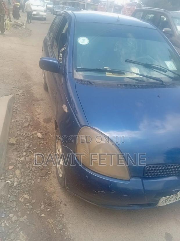 Toyota Vitz 2001 Blue