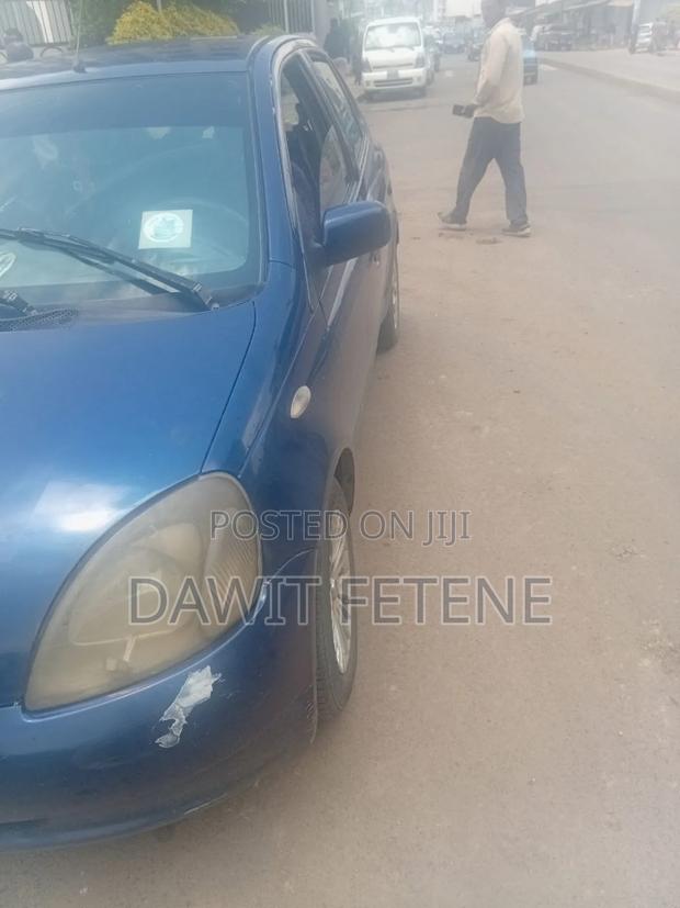 Toyota Vitz 2001 Blue