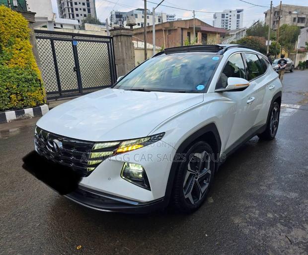 Hyundai Tucson 2021 White
