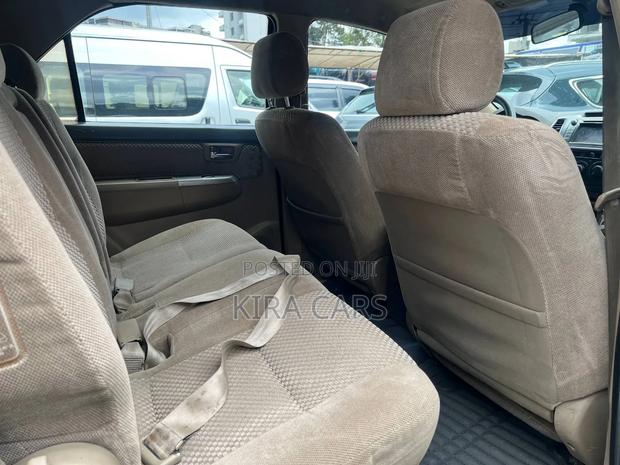 Toyota Fortuner 2012 Gold